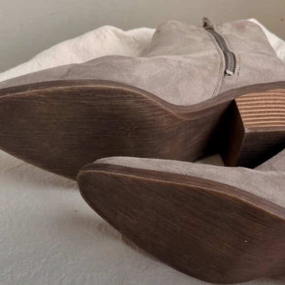 BP. Taupe Almond Toe Booties – Size 8.5M - Picture 4 of 6